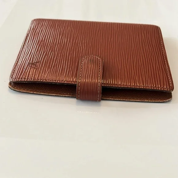 Louis Vuitton Epi Leather Brown Agenda Wallet Passport Holder with LV Stickers - Picture 12 of 14
